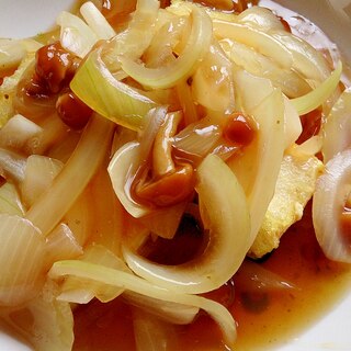 揚げ焼き豆腐のなめこ玉ねぎあんかけ